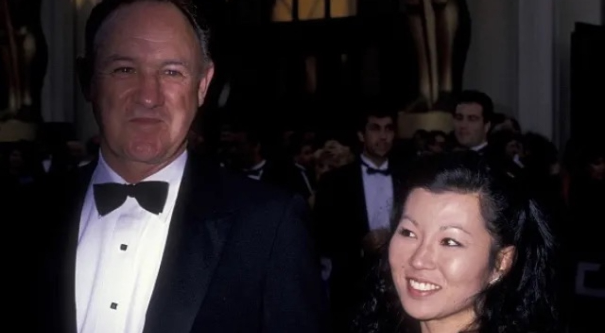 Повече от седмица след като актьорът Джийн Хекман и съпругата