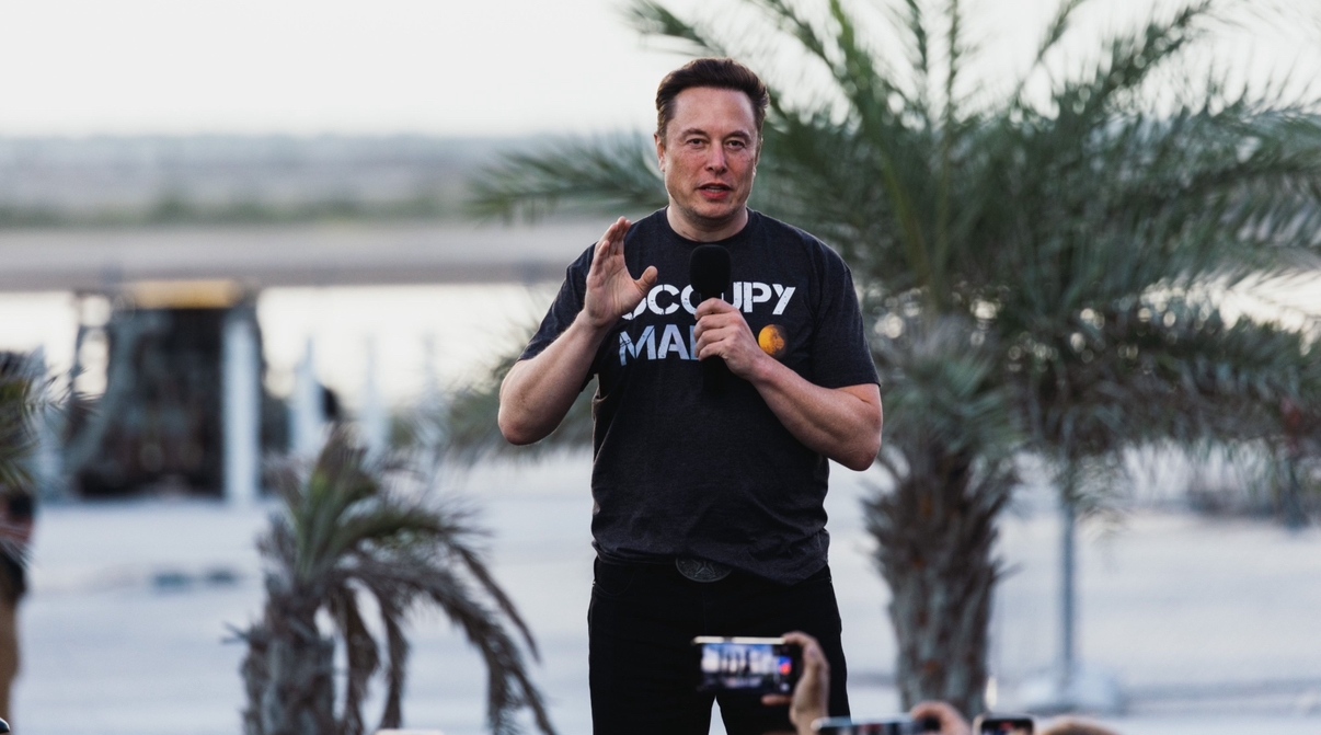 Богати китайски инвеститори тихомълком превеждат десетки милиони долари в частни