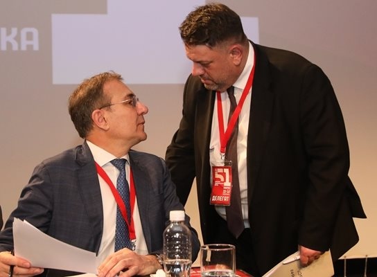 Петима заместници ще има новият лидер на БСП Атанас Зафиров Това