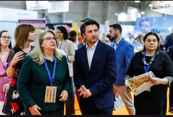 Успяхме да осигурим 100 стипендии за български студенти които да