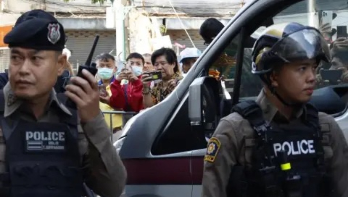 Петима души бяха убити а над десет ранени при два