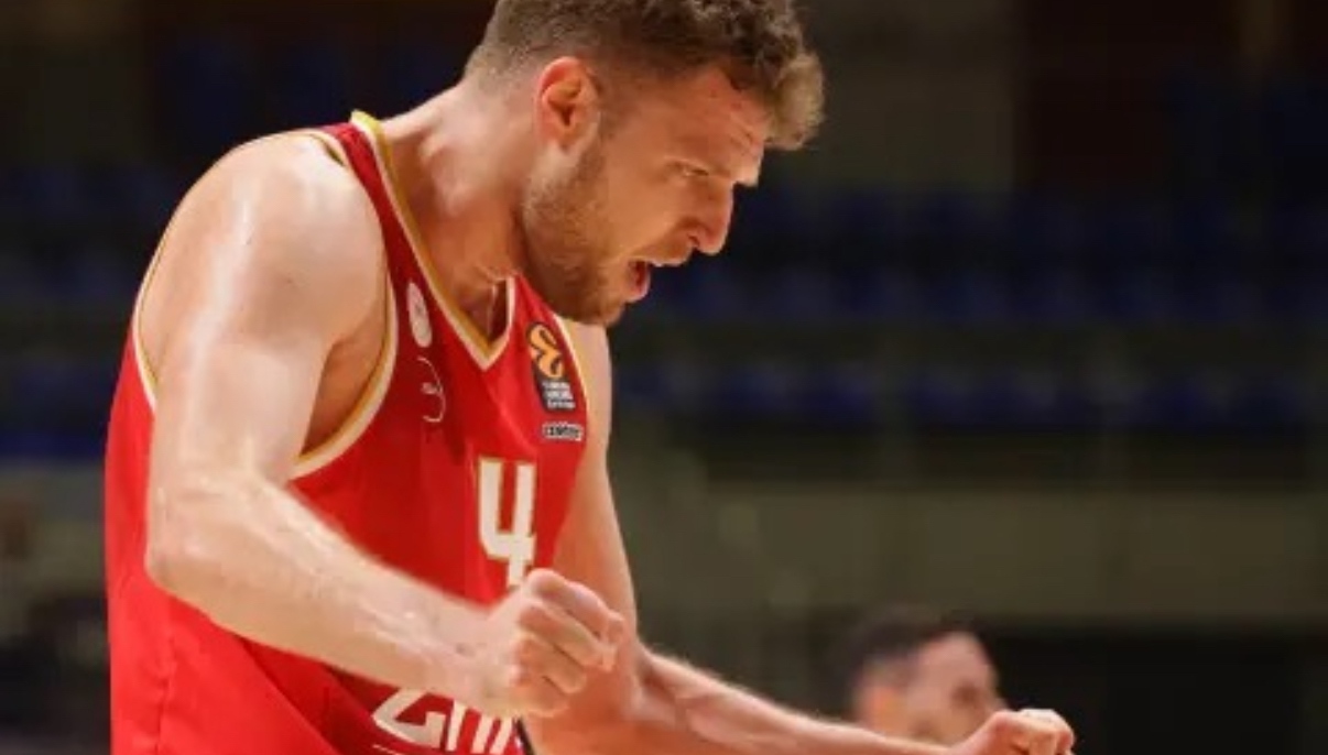 Български баскетболен национал Александър Везенков влезе в историята на гръцкия Олимпиакос