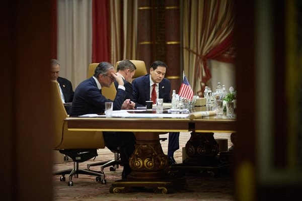 Редица световни лидери приветстваха предложението за 30 дневно прекратяване на огъня