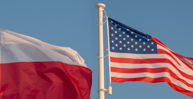 Президентът на Полша Анджей Дуда е призовал САЩ да разположат