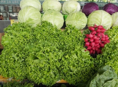 Българските пресни пролетни зеленчуци вече са на пазара и идват