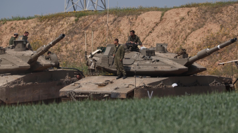 Повече от 400 души са загинали при израелските въздушни удари