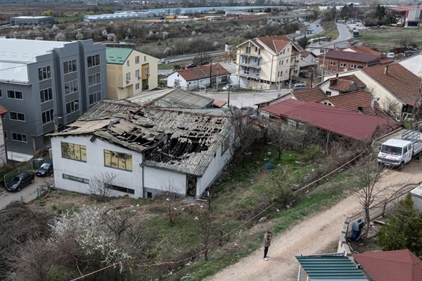 В близост до изгорялата дискотека в Кочани е имало склад