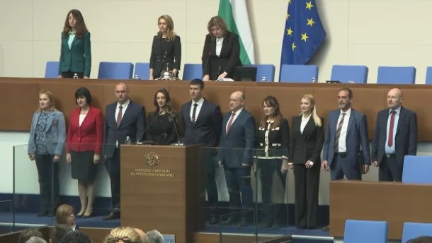 Депутатите на партия Величие положиха клетва в парламента Десетимата народни