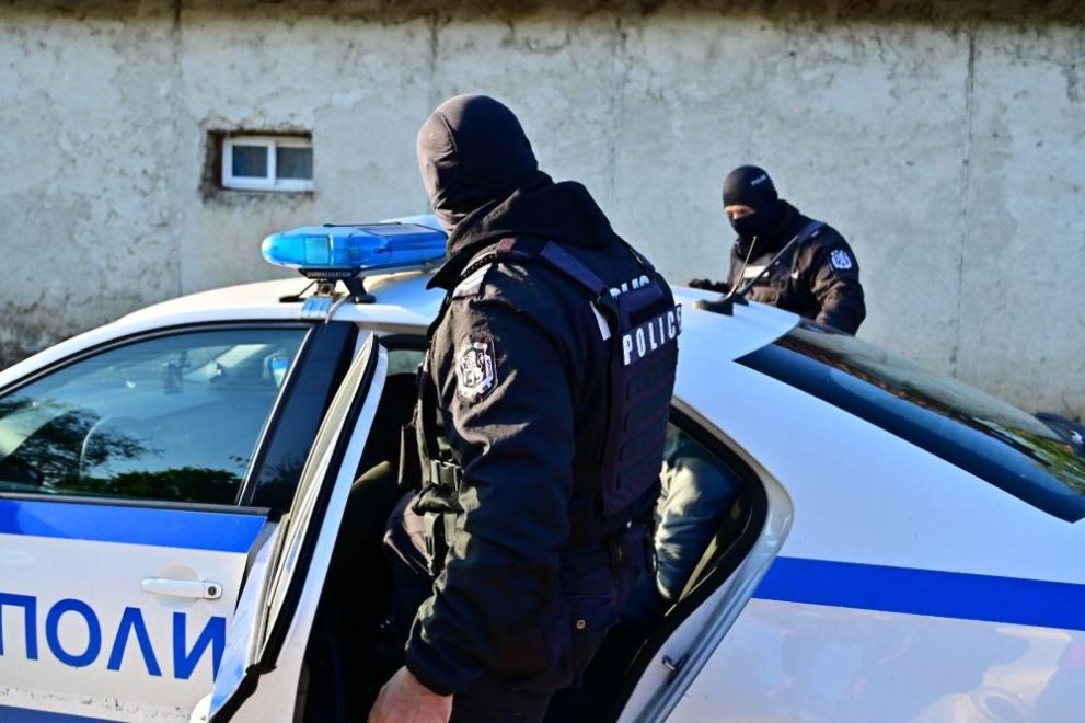 Има задържани при полицейска акция в центъра на София съобщиха