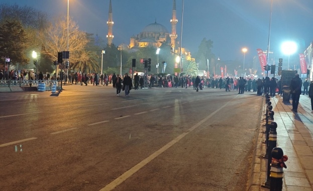 Шеста вечер на протести в Турция Хиляди се събраха в