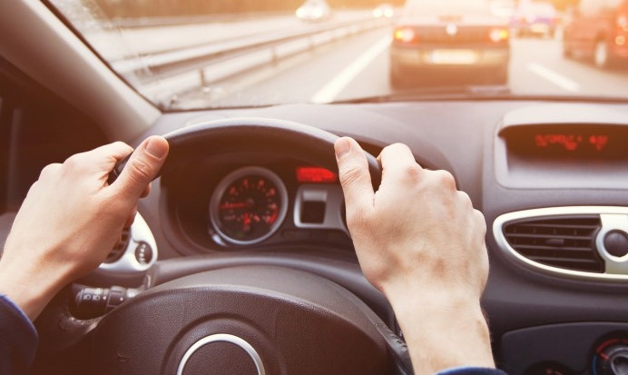 Изпитателен срок от поне две години за начинаещите водачи и