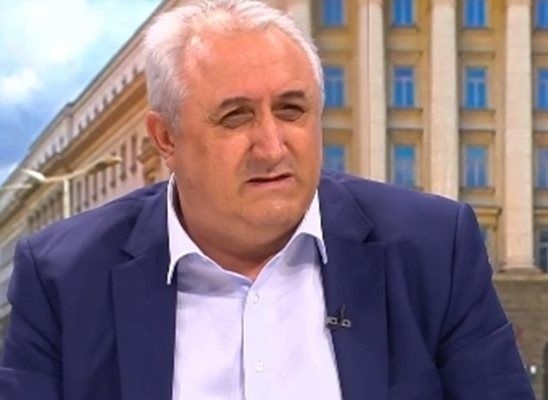 Между 50 и 60 души ще подкрепят вота на недоверие