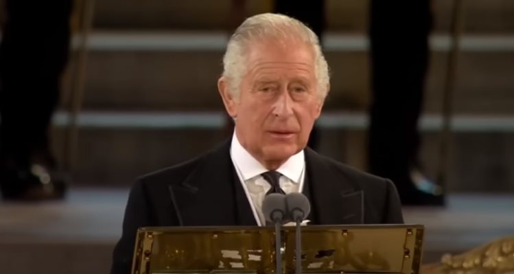 Крал Чарлз III е канселирал две почивки в чужбина след