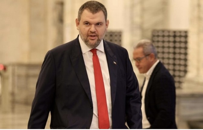 Протестите на медиците и здравните работници заради недостойното им възнаграждение