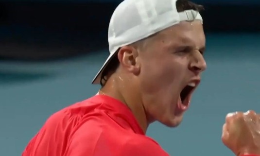 19 годишният Якуб Меншик поднесе сензация на финала на Мастърс турнира