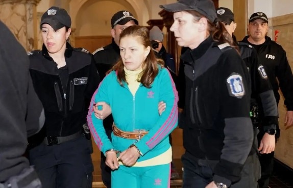 Ксения Плачкова която беше задържана след като уби децата си