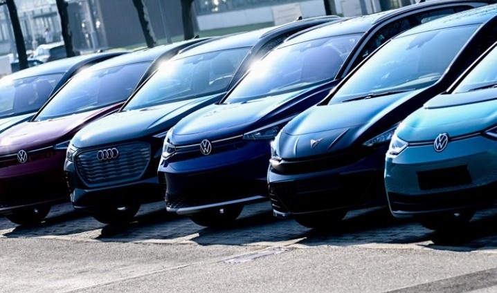 През февруари 2025 година регистрациите на нови автомобили в Европейския