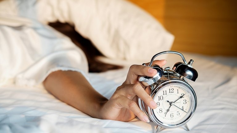 Миналата нощ за пореден път преместихме стрелките на часовниците си