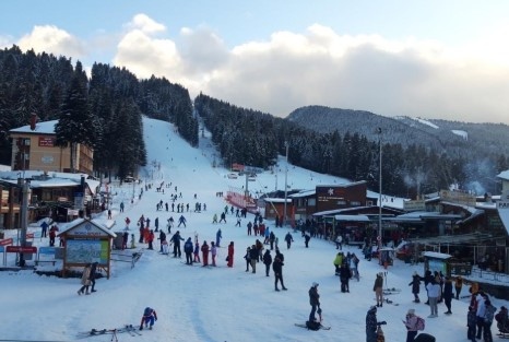 Най близкият зимен курорт до София Боровец отчита по силен зимен