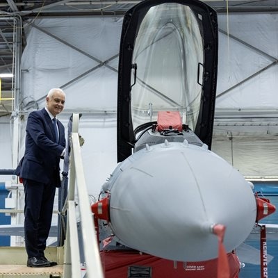 Първите два многоцелеви изтребителя F 16 Block 70 ще пристигнат в