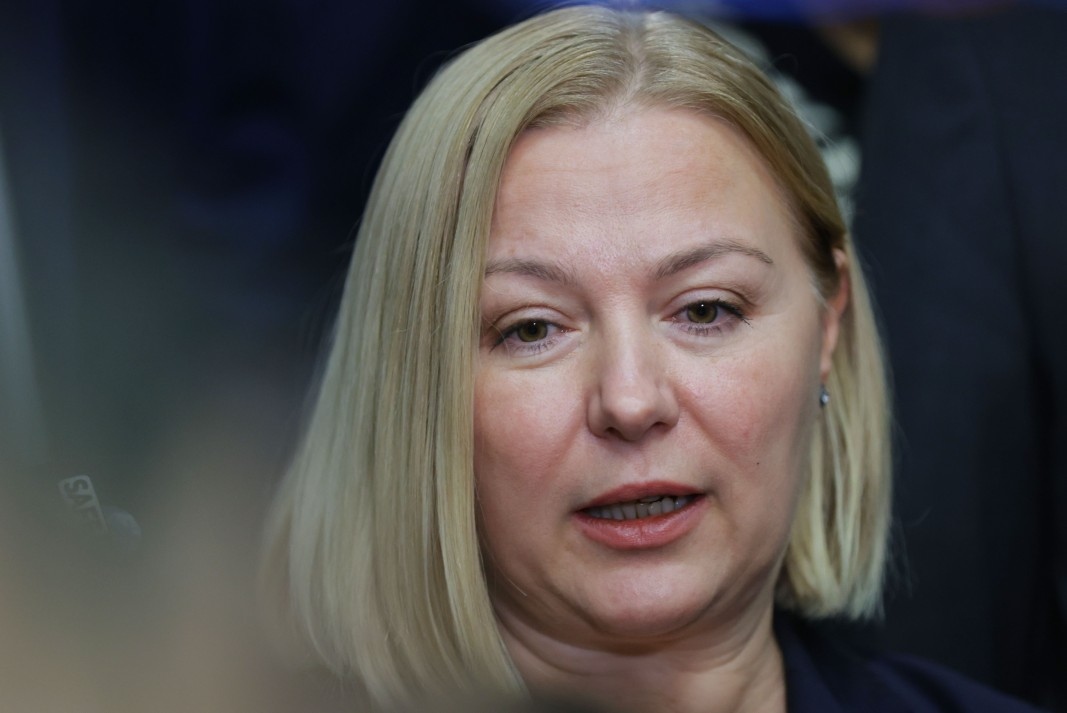 В момента проруски партии хабят пленарно време в един вот