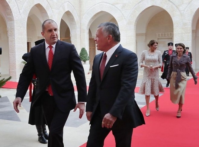 По покана на държавния глава Румен Радев кралят на Йордания