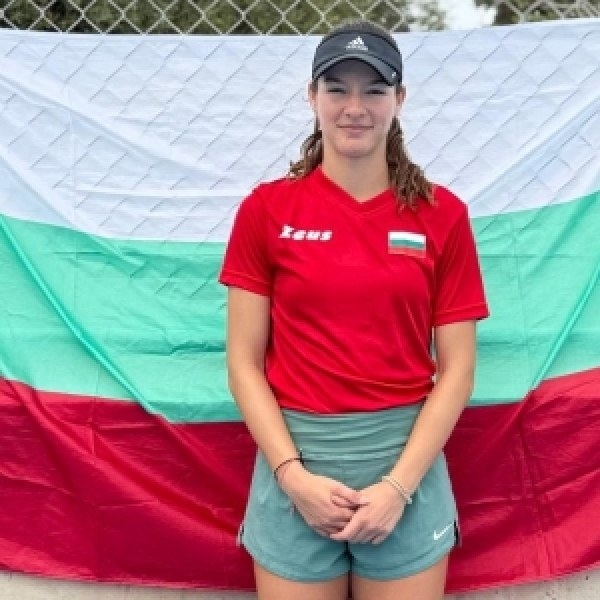България победи Египет и се класира за финалната група на Били Джийн Кинг къп