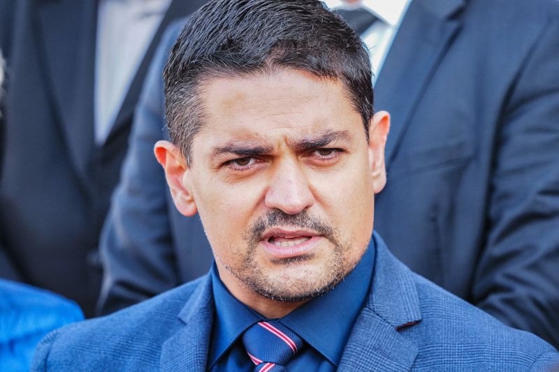 Вероятно вотът на недоверие няма да мине но това е