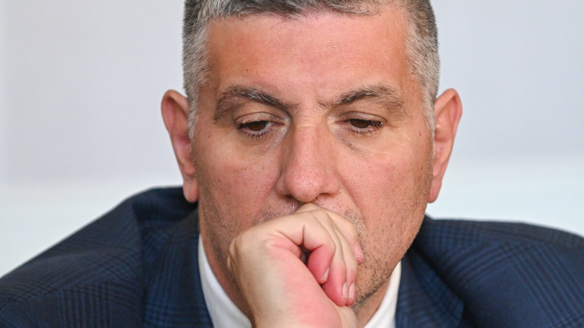 Днес Делян Пеевски публикувал извлечения от комуникация помежду ни Стар