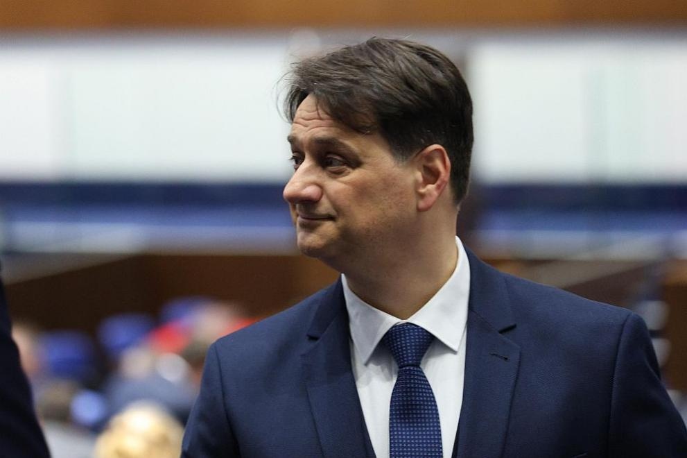 Изключително несправедливо е какво се е случило с изпълнителите от