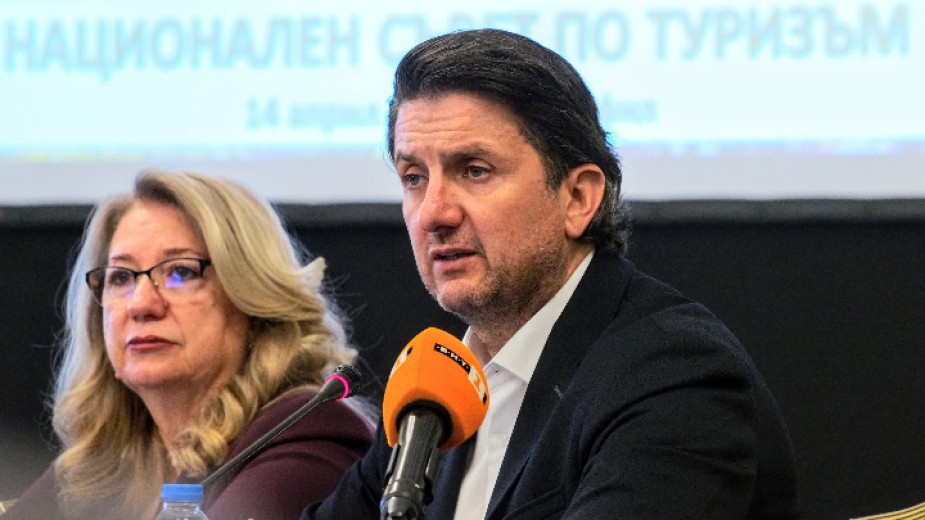 Данните за предстоящия летен сезон по предварителни резервации и записвания