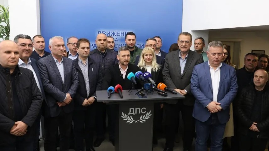 Демокрация права и свободи ДПС напуска управляващото мнозинство   ДПС беше