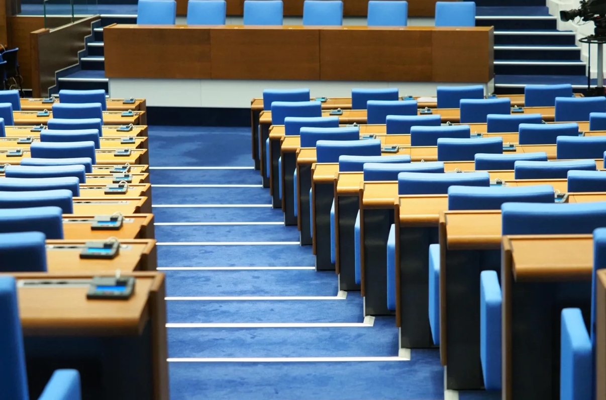 В 14 30 часа днес парламентът ще се произнесе по втория