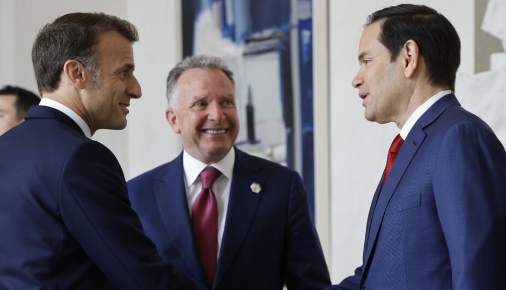 Започна срещата между президента на Франция Еманюел Макрон държавния секретар