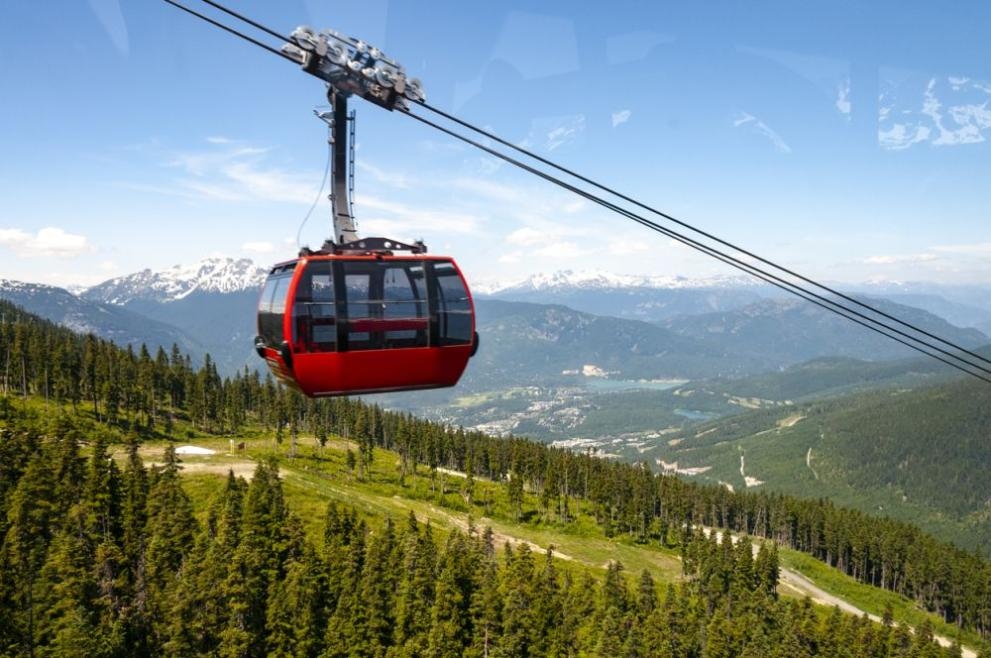 Четирима души души загинаха един е тежко ранен след като