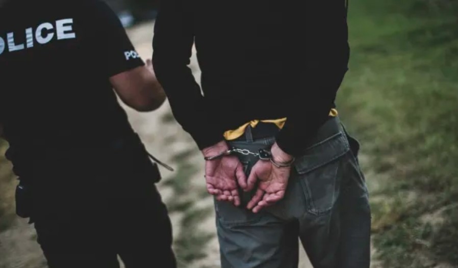 При специализирани полицейски действия в центъра на София са задържани 13