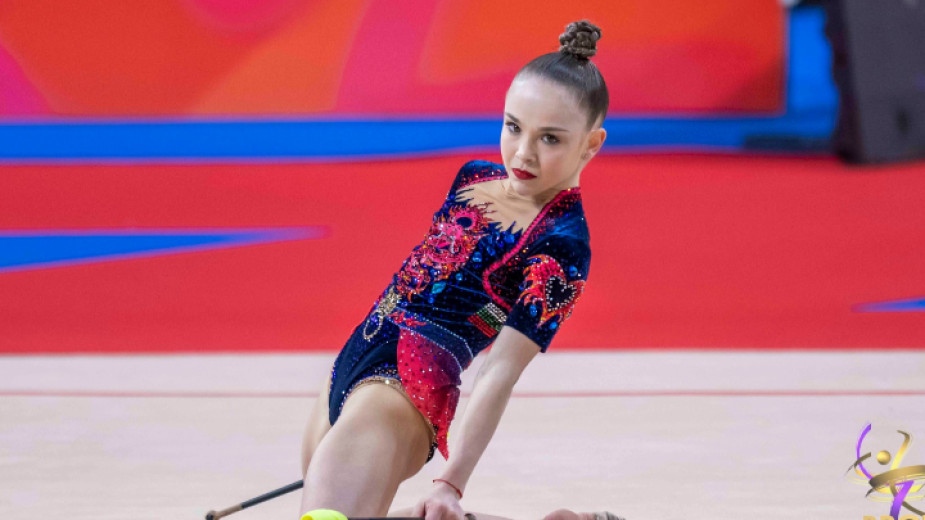 Стилияна Николова спечели сребърен медал във финала с бухалки на