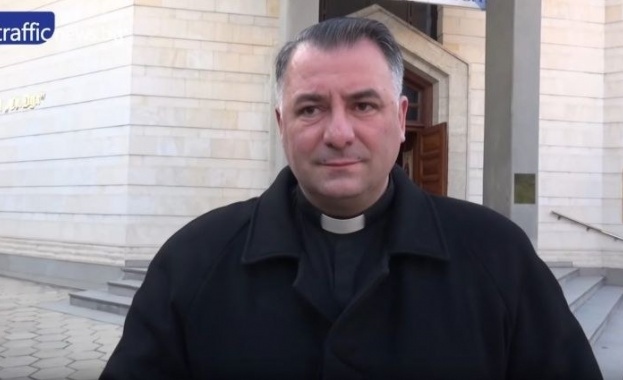 Милиони католици по света продължават да скърбят за своя духовен