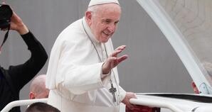 Община Раковски обмисля да издигне статуя на папа Франциск който