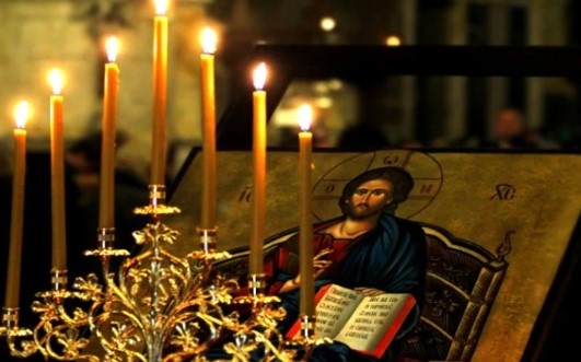 На Светъл четвъртък от Светлата седмица се благославят светите апостоли