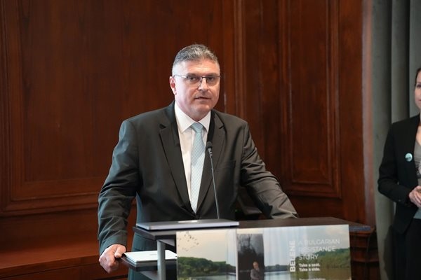 Посланикът на България във Вашингтон Георги Панайотов е подал заявление