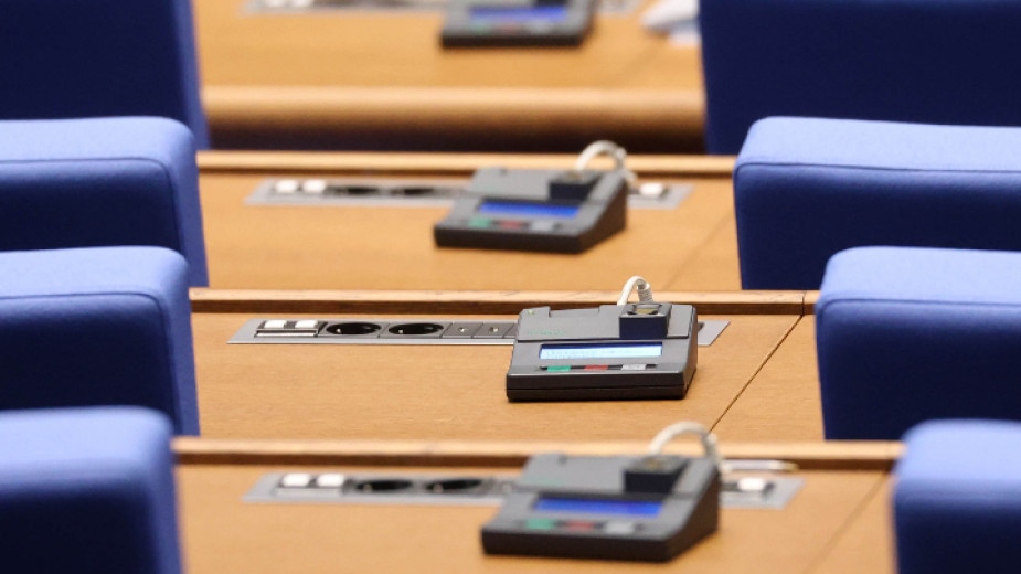 Депутатите отложиха окончателното приемане на измененията в Закона за енергията