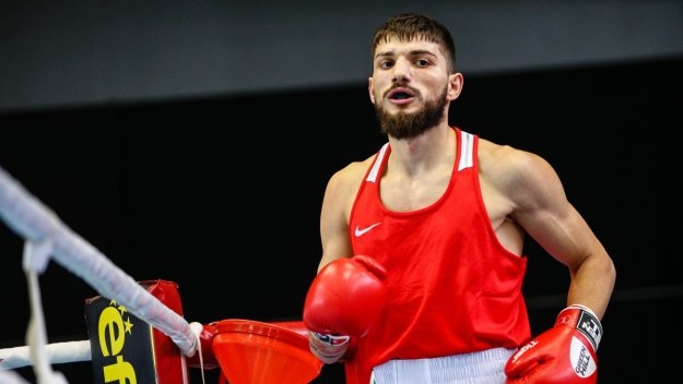 Рами Киуан постигна втора категорична победа на ринга в Полша Европейският