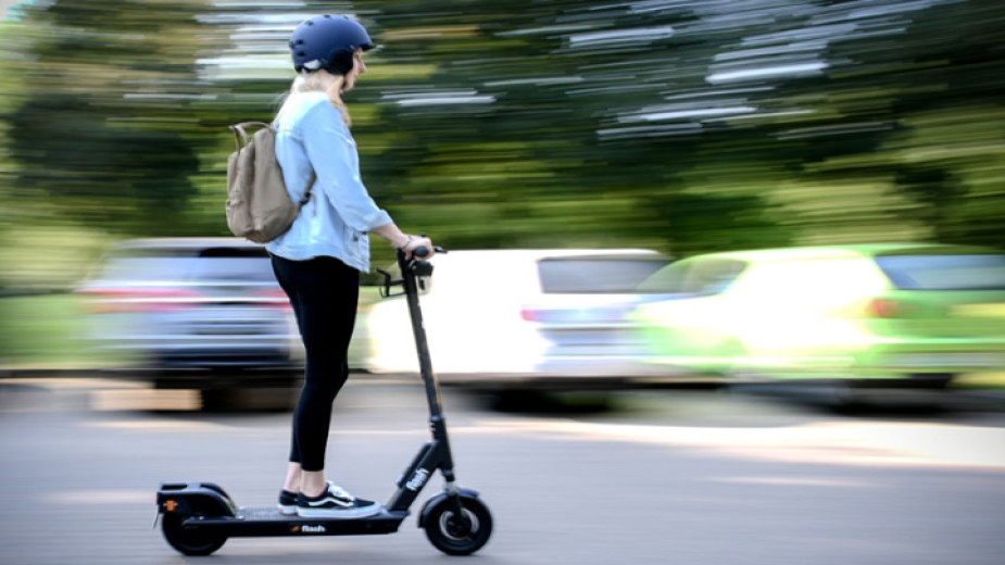 Цивилни полицаи в цивилни небрандирани автомобили дебнат за нарушения и