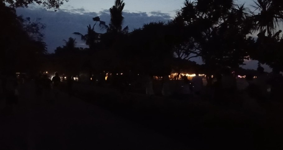 Няколко района на индонезийския курортен остров Бали останаха без ток