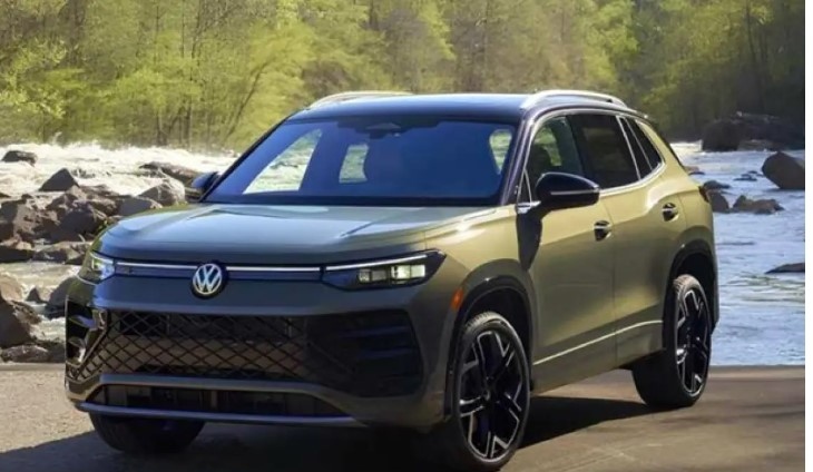 Моделът е оборудван с двулитров четирицилиндров турбодвигател EA888 evo5 развиващ