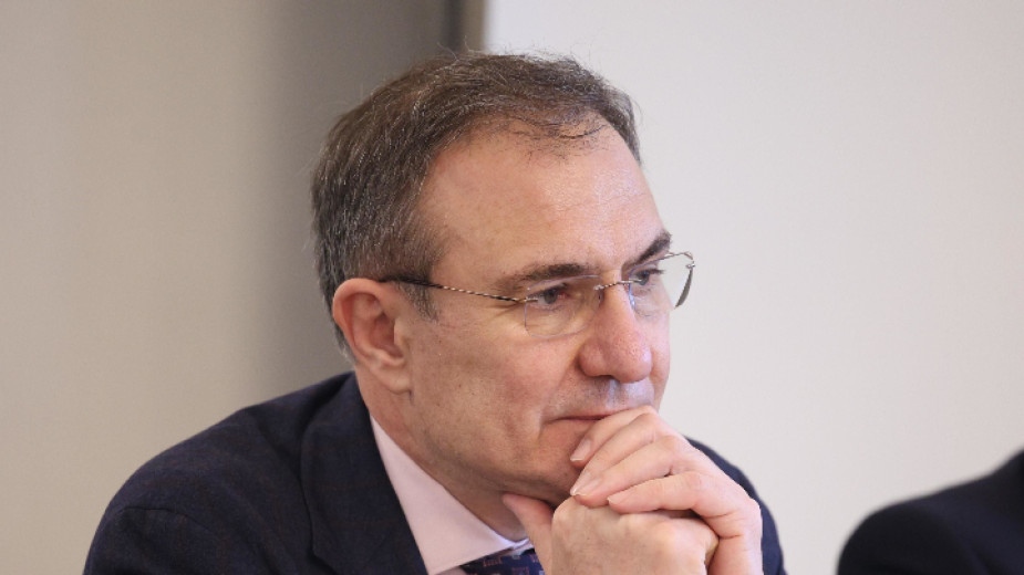 С мен не е консултирано не виждам и защо тъй