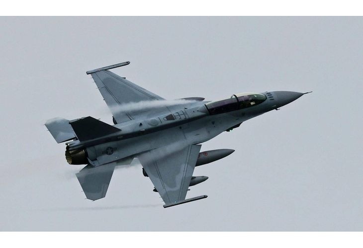 Няма скандал с българските F 16 а едно недоразумение Това каза