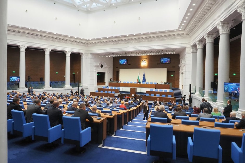 В първата работна седмица през май депутатите ще решат дали