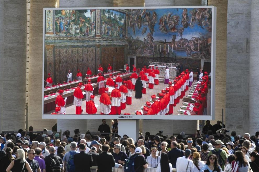 Вратите на Сикстинската капела се затвориха С това бе дадено